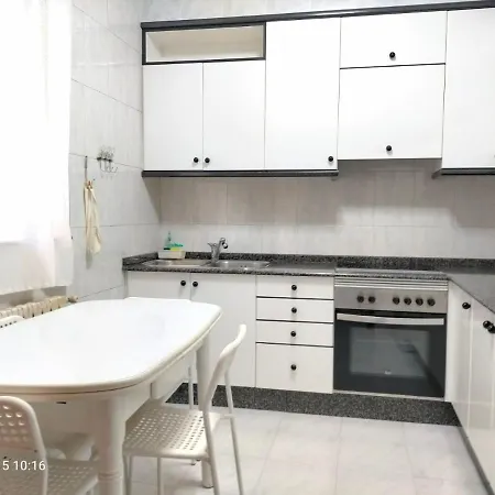 Casa Lolita / Camino De Santiago /