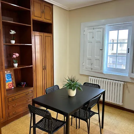 Casa Lolita / Camino De Santiago /