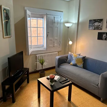 Casa Lolita / Camino De Santiago / Nyaraló *